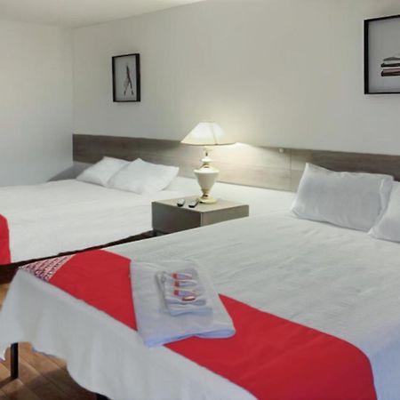 Hotel Penticton Granada Inn מראה חיצוני תמונה