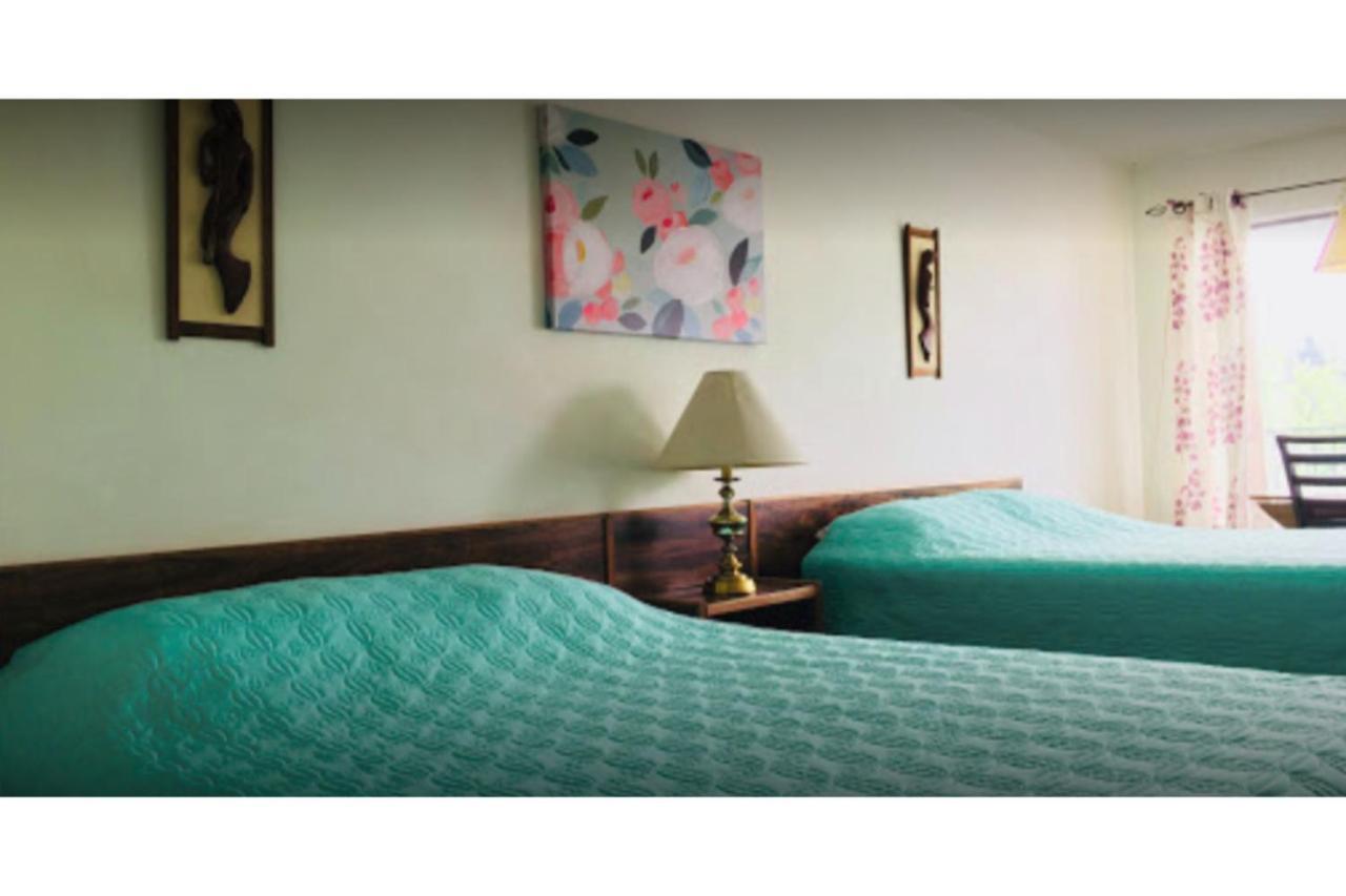 Hotel Penticton Granada Inn מראה חיצוני תמונה