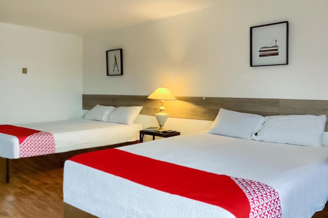 Hotel Penticton Granada Inn מראה חיצוני תמונה